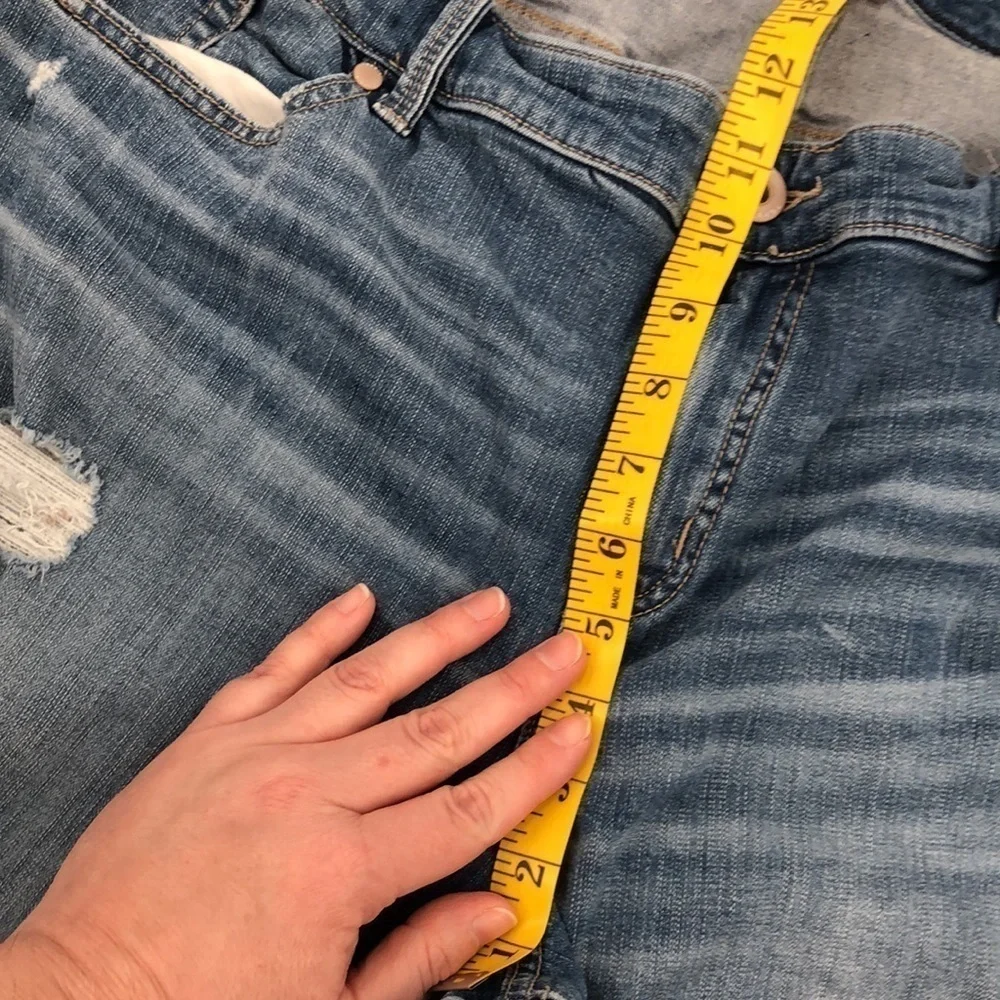 Torrid Feel the Fit Boyfriend Straight Vintage Stretch Distressed Jeans Size 22S
